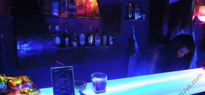 The-House-Ladyboy-Bar-Pattaya-8