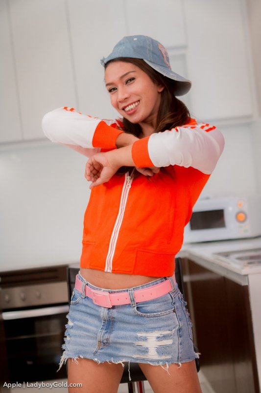 Model Samples From Ladyboy Gold