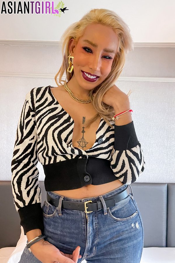 Ladyboy Kwang