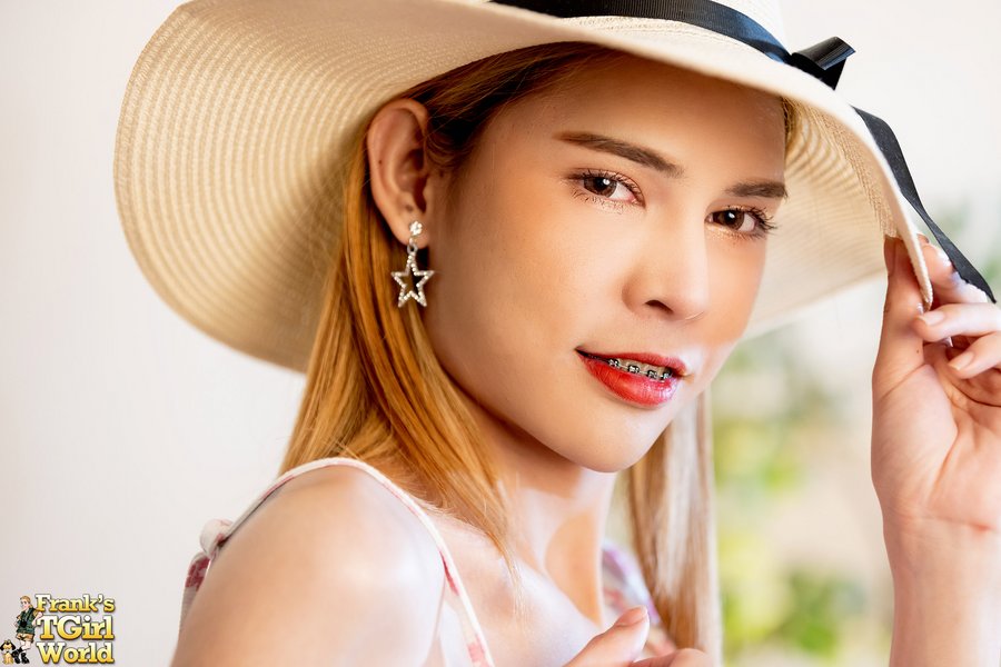 Ladyboy Noon